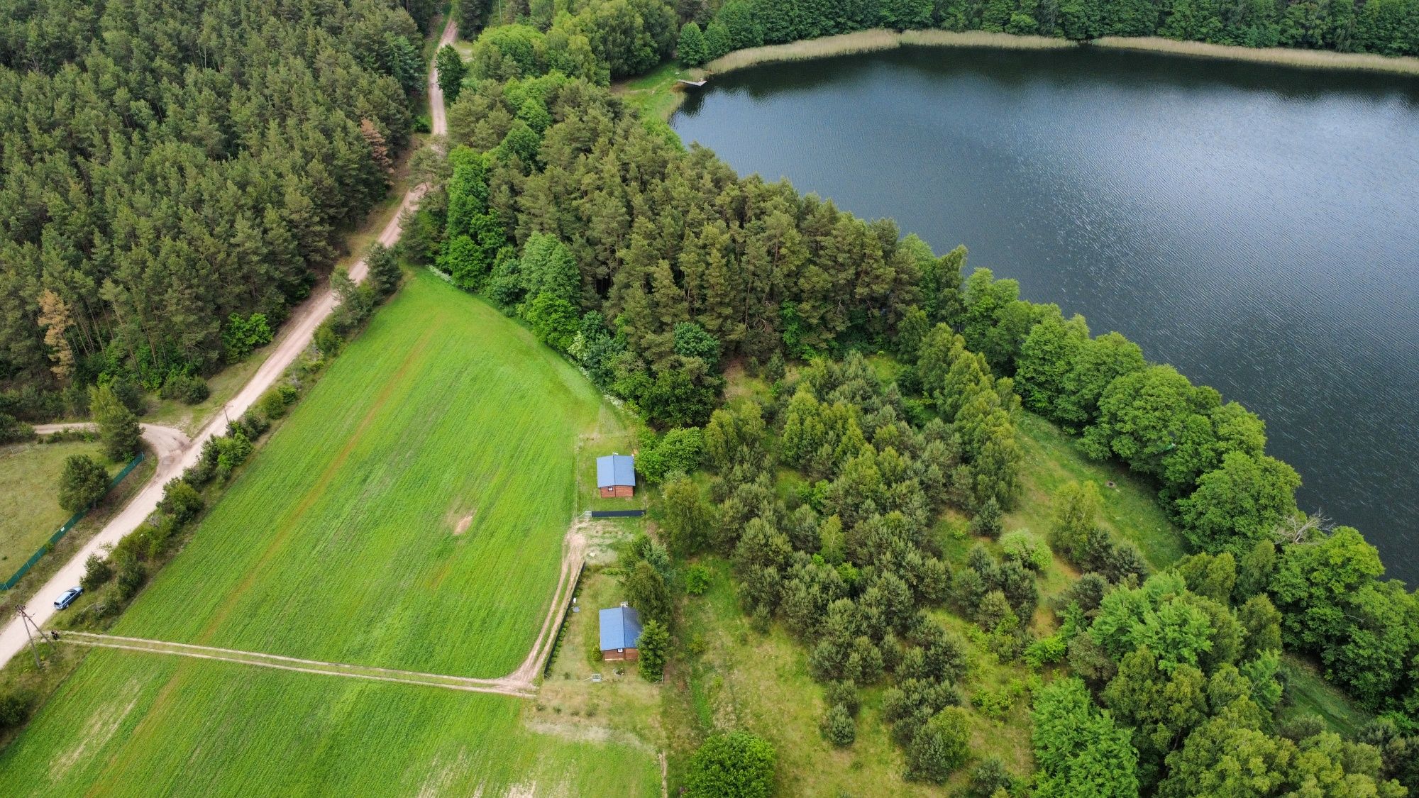 Drewniany domek nad jeziorem Niewilno