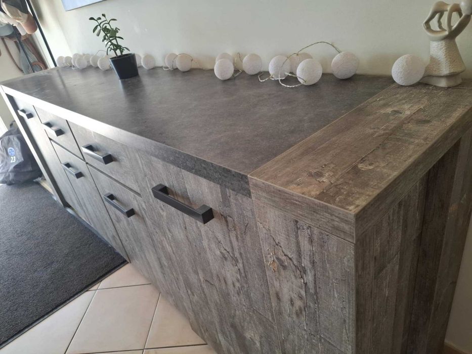 Aparador cinza, amario