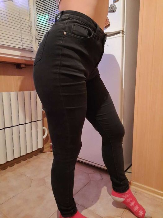 Джинсы классические зауженные чёрные L