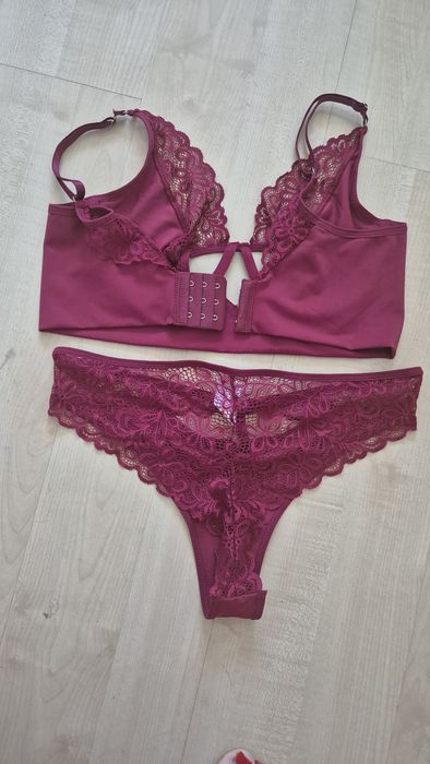 Komplet zestaw bielizny bordowy z koronką seksi