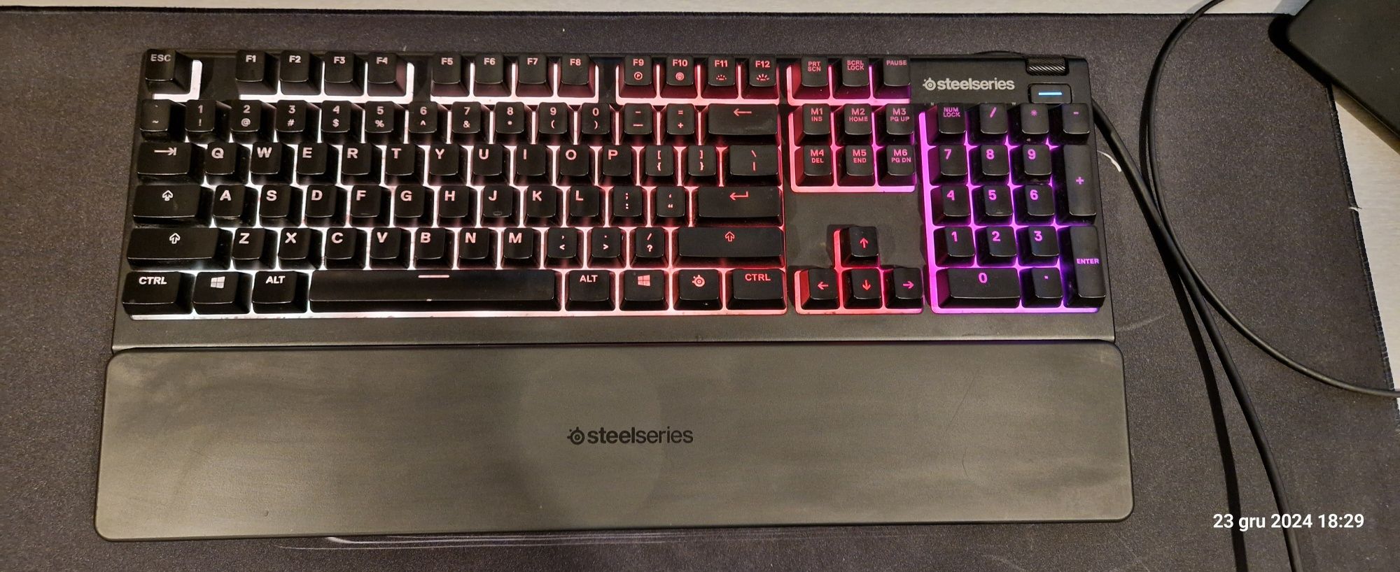 Klawiatura gamingowa steelseries apex 3