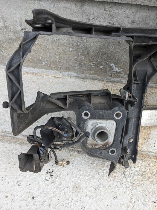 Audi A3 8L 1.8 B Pas Przedni Belka Wzmocnienie