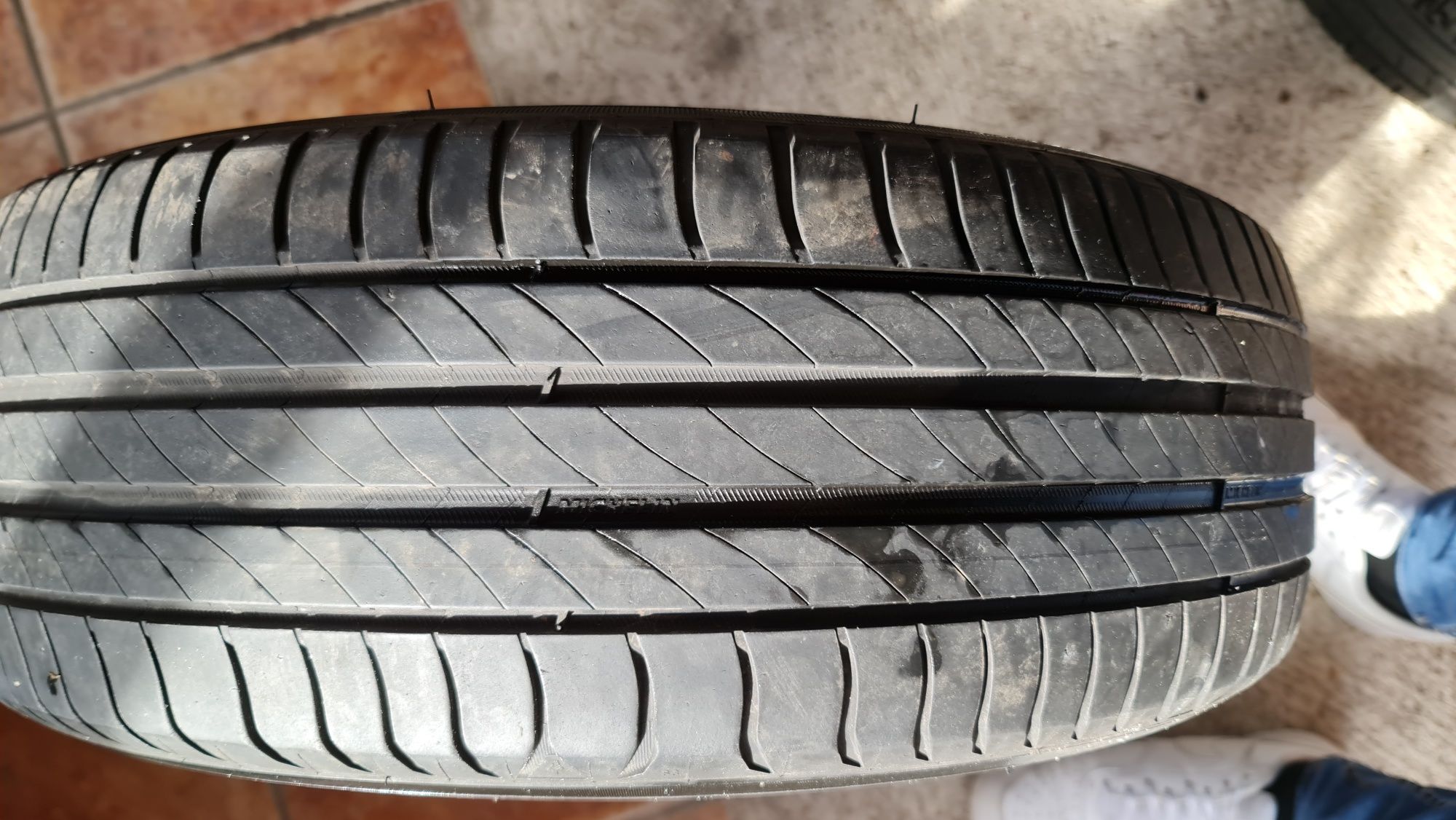 Pneus 185/65/R15 (CEAT EcoDrive / Michelin)