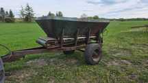Rozsiewacz wapna RCW tasma hydraulika ,kola balonowe  Transport