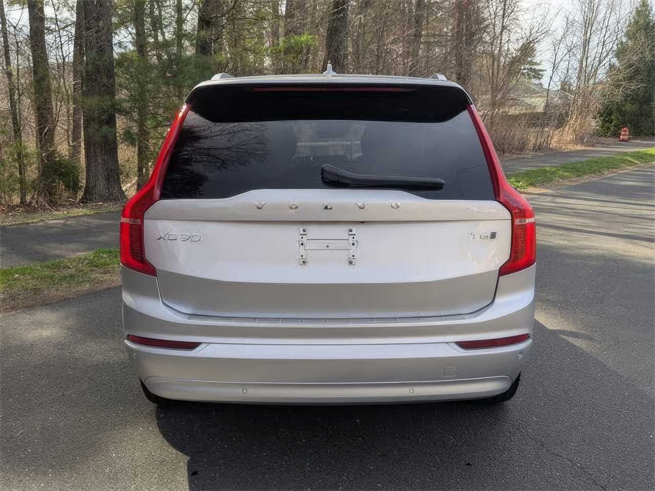2022 Volvo XC90 T6 Momentum