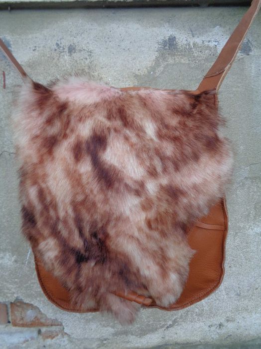 Artystyczna torebka skórzana z futrzaną klapą.  Handmade