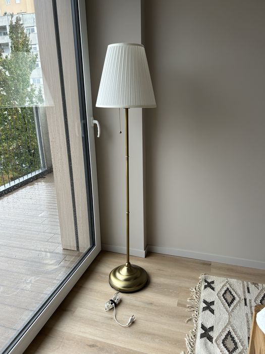 Candeeiro de pé Ikea Arstid