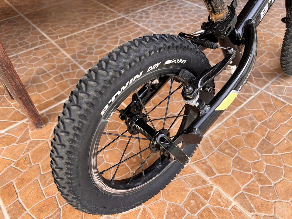 Bicicleta Criança sem Pedais BTWIN Runride 900 Usada