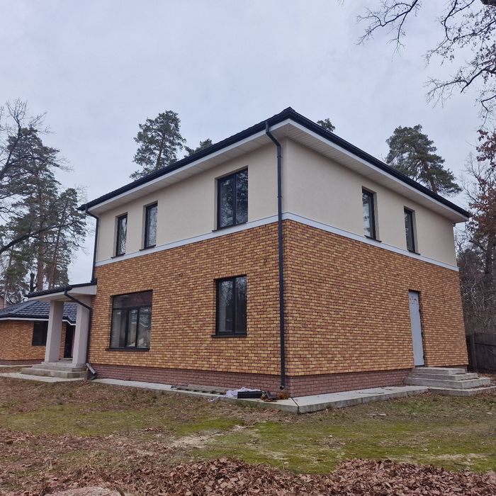 Сучасний котедж  у Пущі-Водиці.