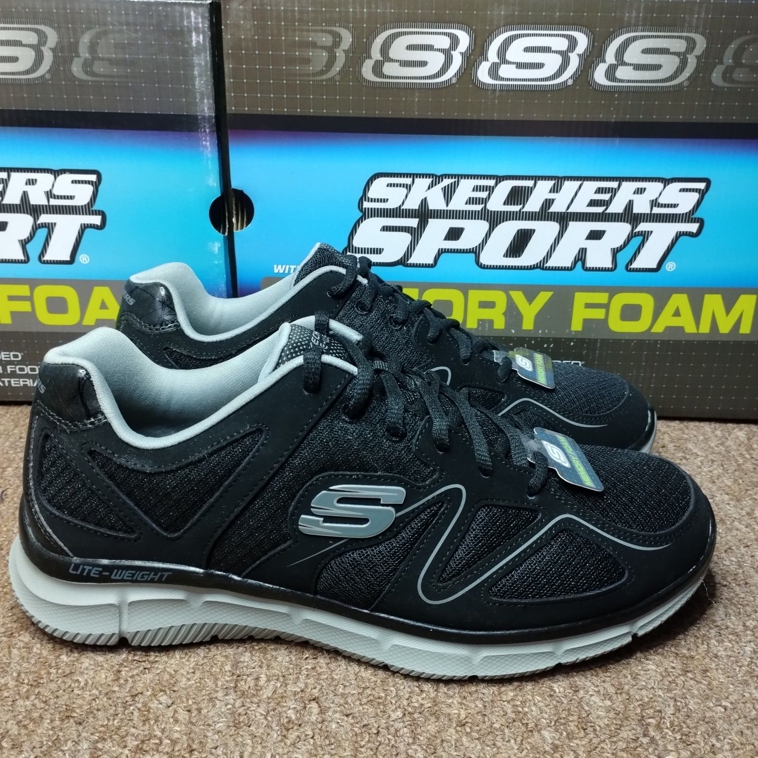 40,41,42,42,5. Мегазручні кросівки Skechers Satisfaction - Flash Point