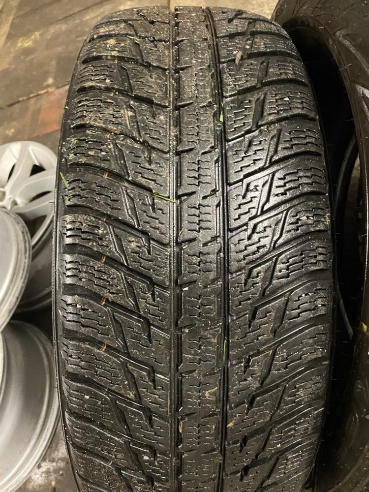 Opony zimowe nokian 225/60R17