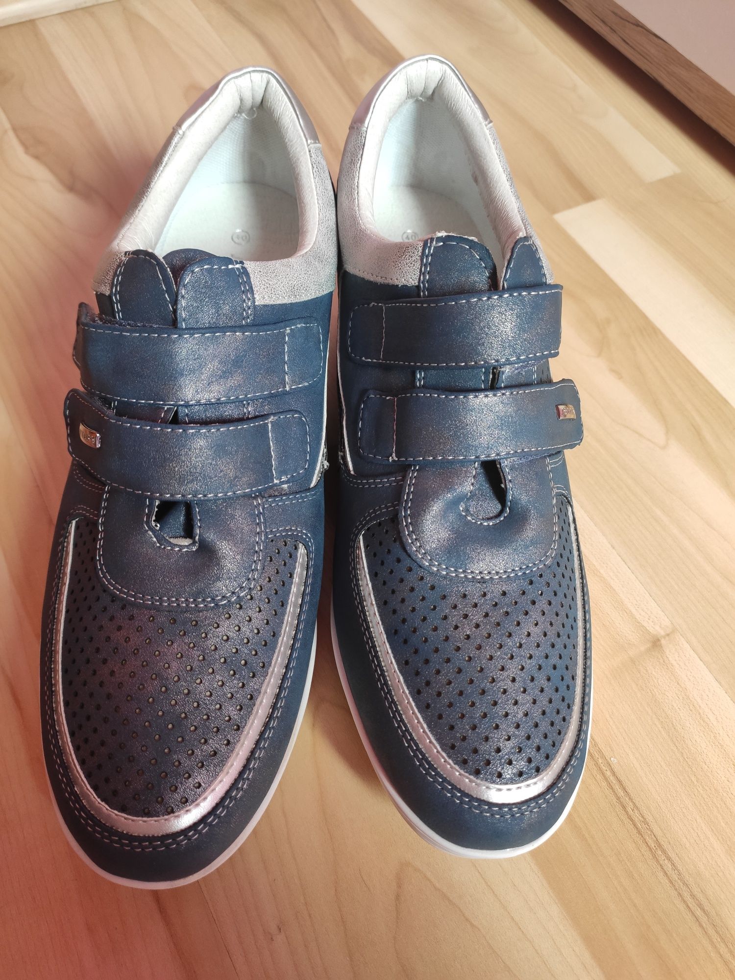 Buty damskie firmy Jenny Fairy rozmiar 40