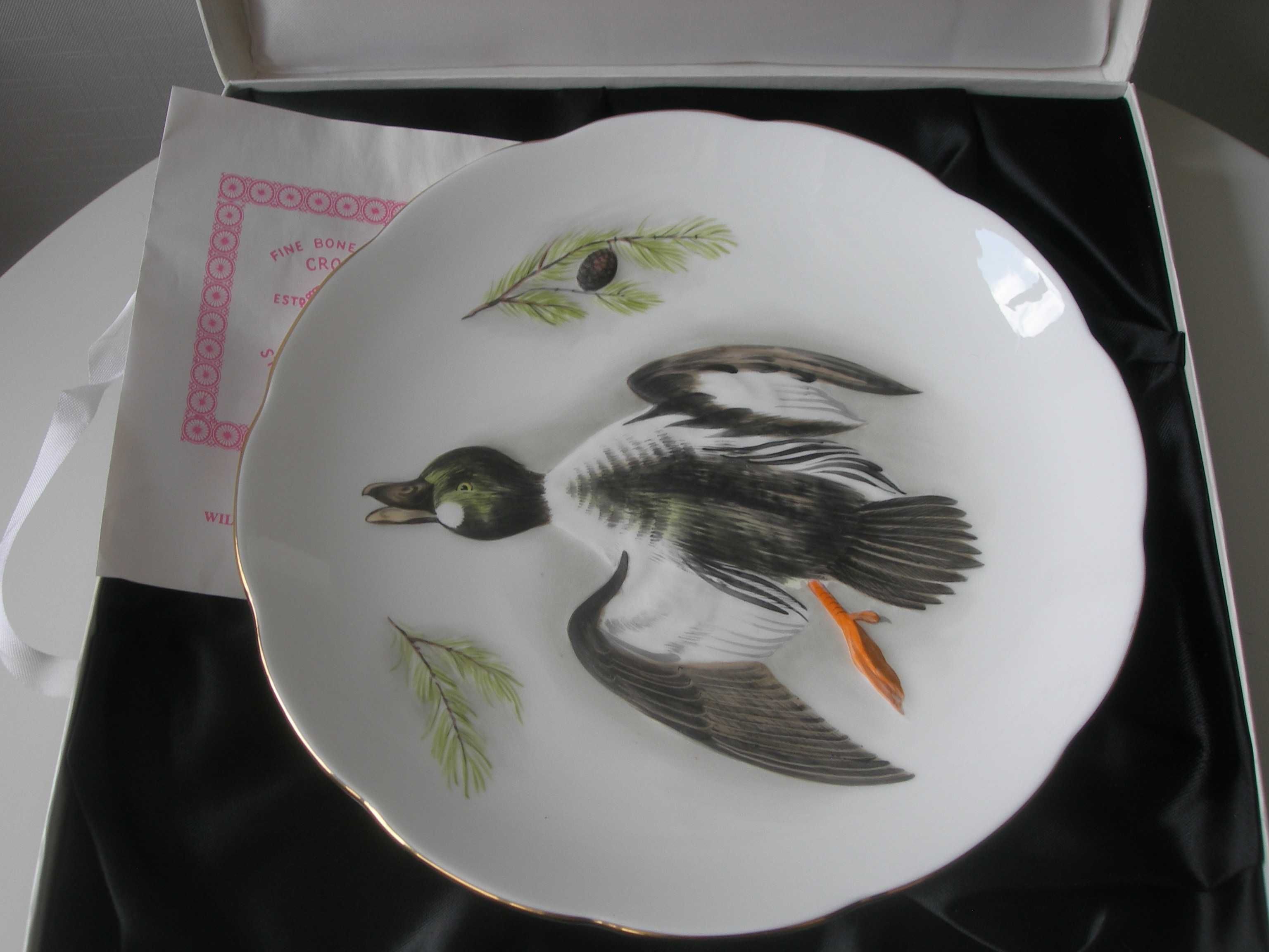 Тарелка, рельефная, утка, Crown Staffordshire, костяной фарфор