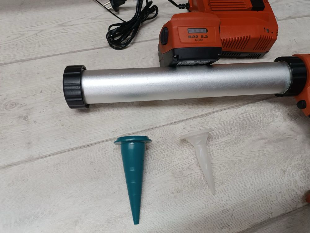Hilti CD 4- 22 Акумуляторний пістолет для герметика, силікону,  Хілті