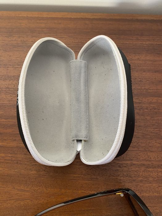 Óculos de sol da marca Vogue