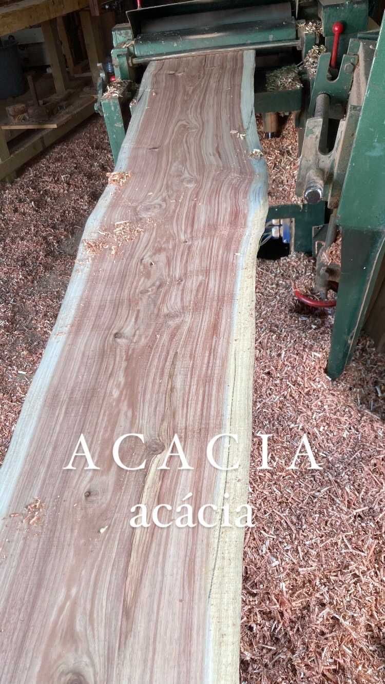 Madeira Serrada / Placas de Acácia, Castanho, Cedro, Pinho, etc.