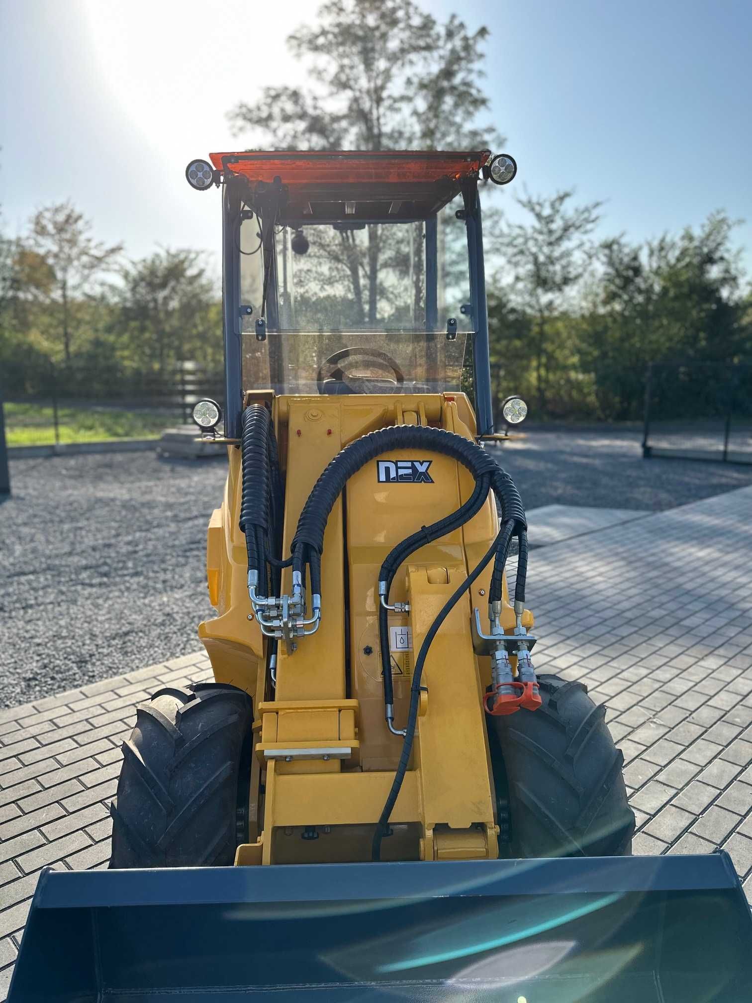 Mini ładowarka NEX N100 jak Avant Multione Carbon - TESTY
