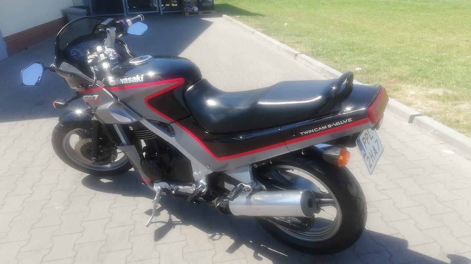 Kawasaki GPZ 500S