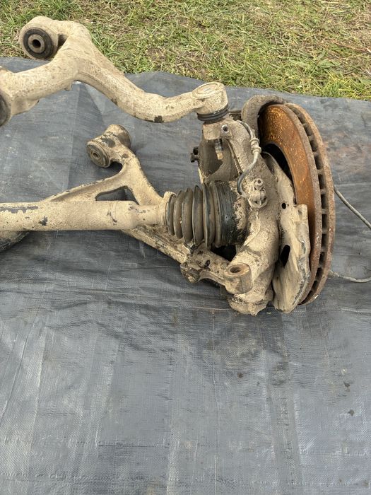 Поворотный кулак в сборе Мерседес МЛ.