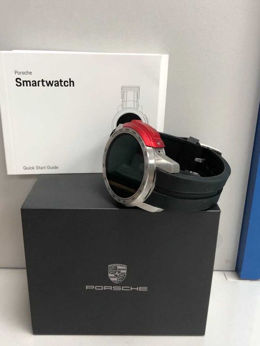 Смарт-годинник Porsche Smart