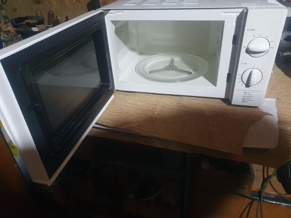Продам микроволновую печь Zelmer