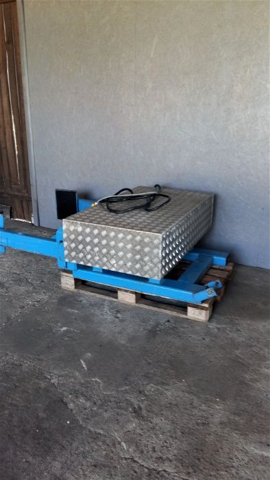 Chwytak, ścisk, nakładka do wózka widłowego.