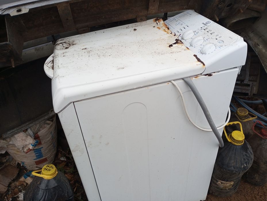 Продам стиральную машину Индезит