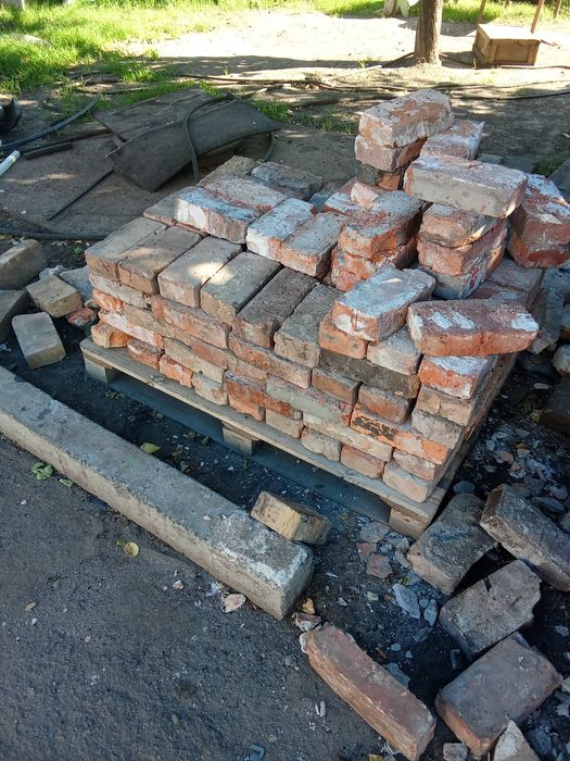 Кирпич красный б/у 300шт.