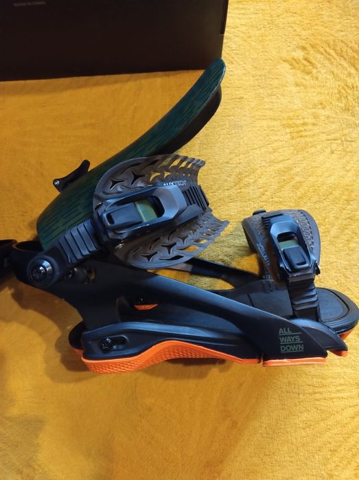 Promocja -31%! 999 zł zamiast 1439 zł za Wiązania Rome Boss Camo L/XL.