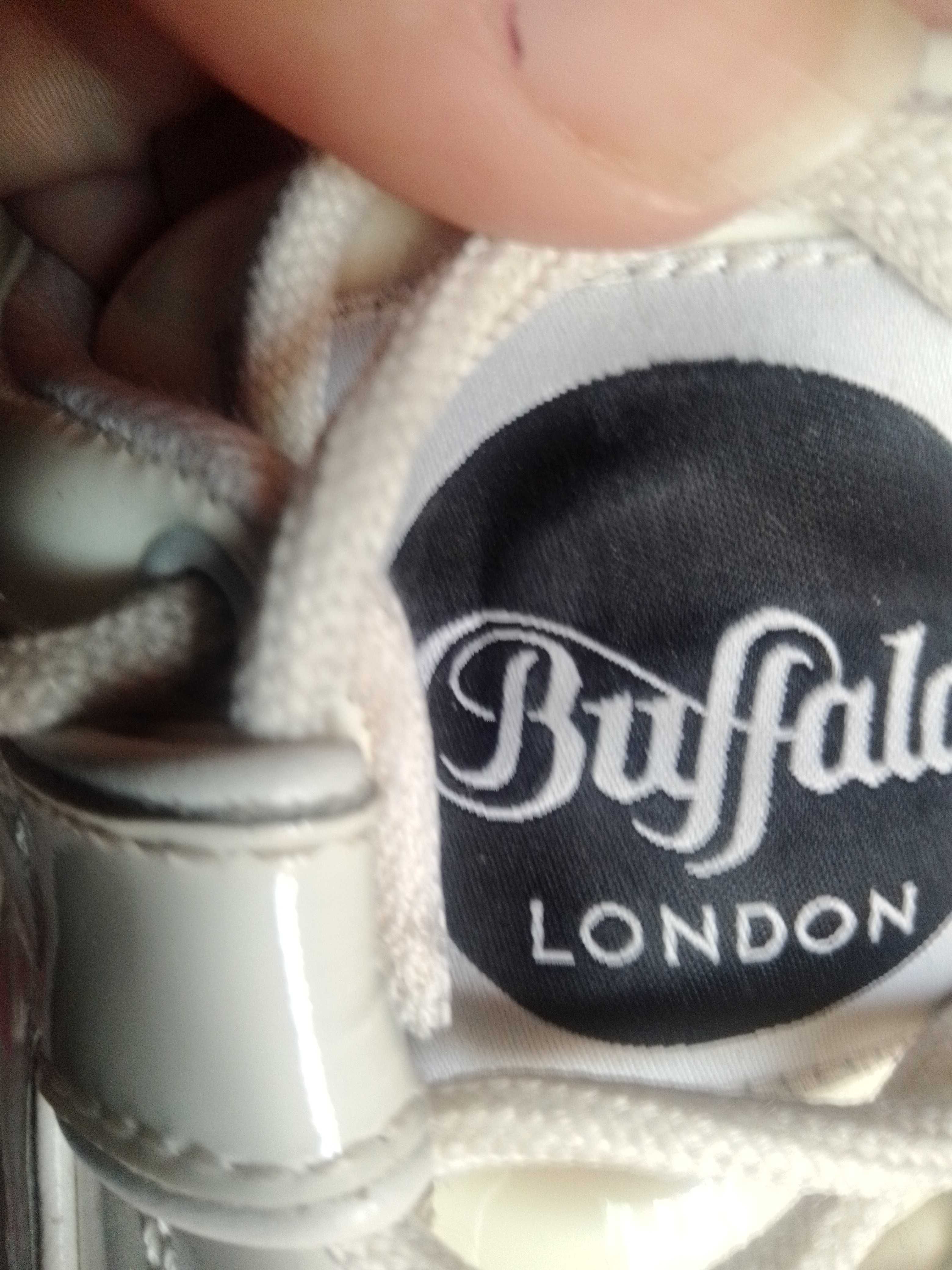 Vendo botas da Buffalo London