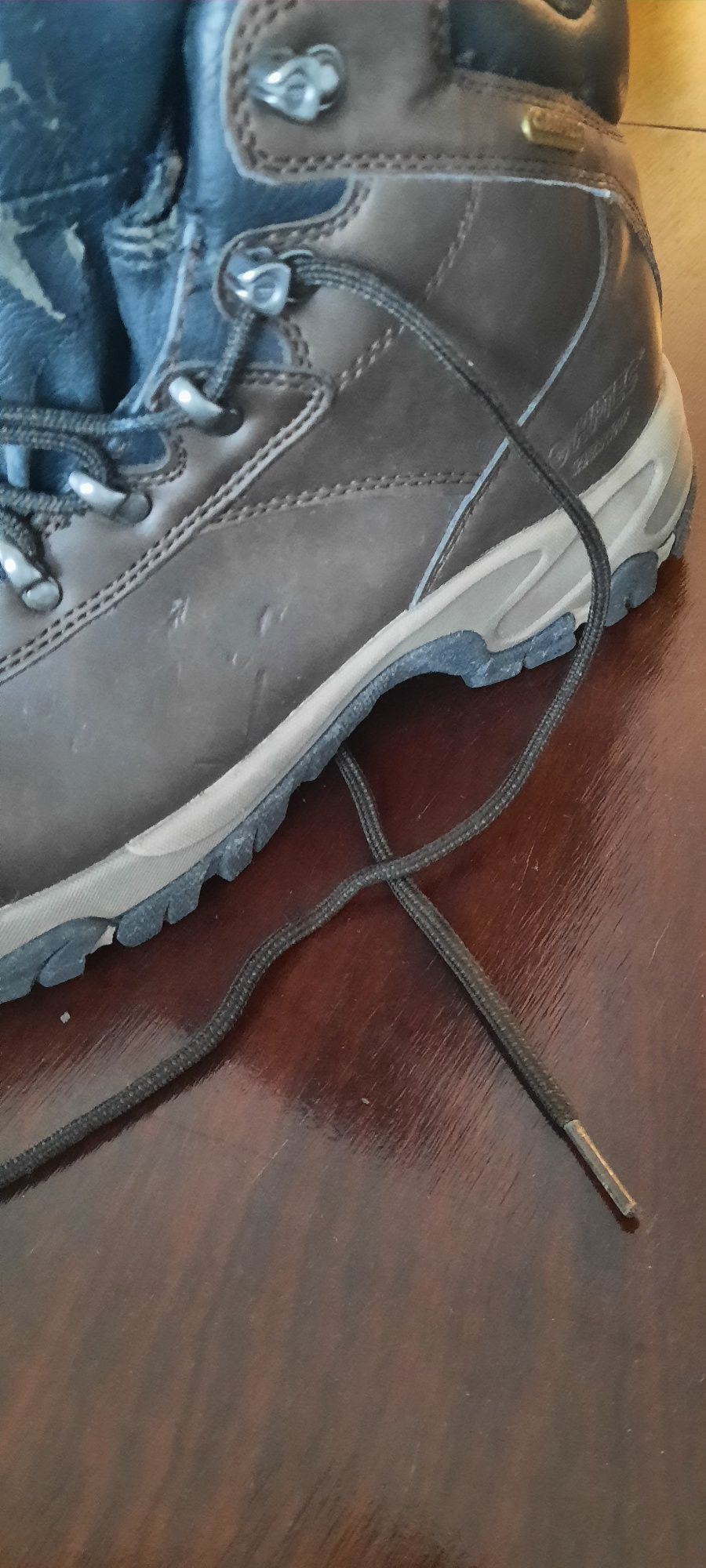 Botas Hi-Tec como novas