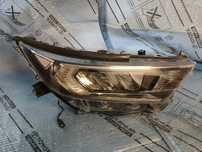 Lampa przednia prawa lewa TOYOTA RAV4 V 18-