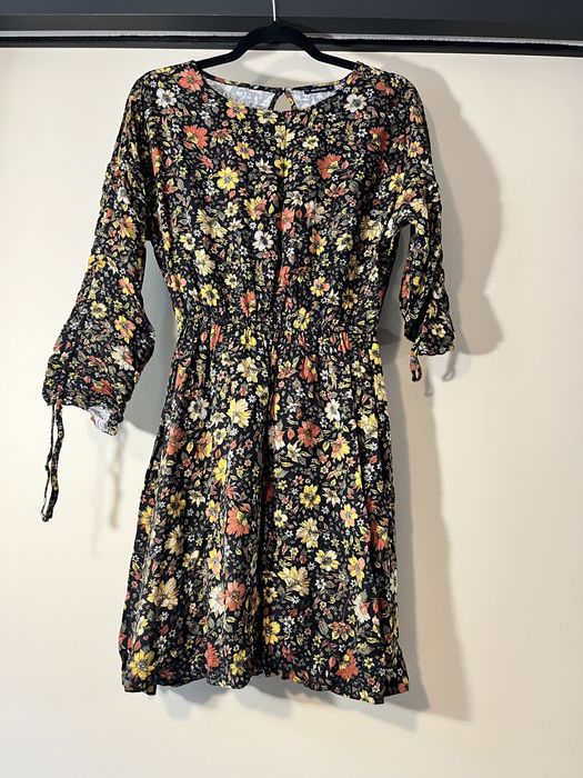 Sukienka w kwiaty S 36 medicine