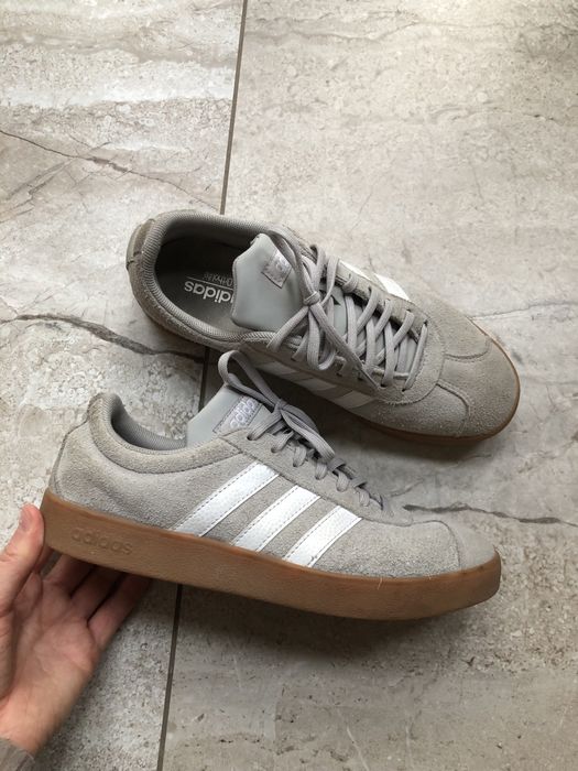 Кеди жіночі низькі adidas 37 розміру (замшеві)