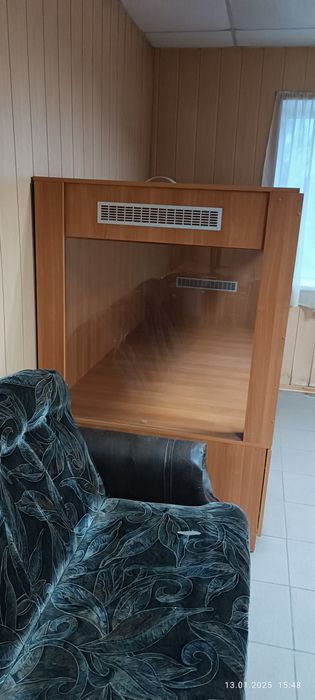 Тераріум великий з тумбами. Б/У.