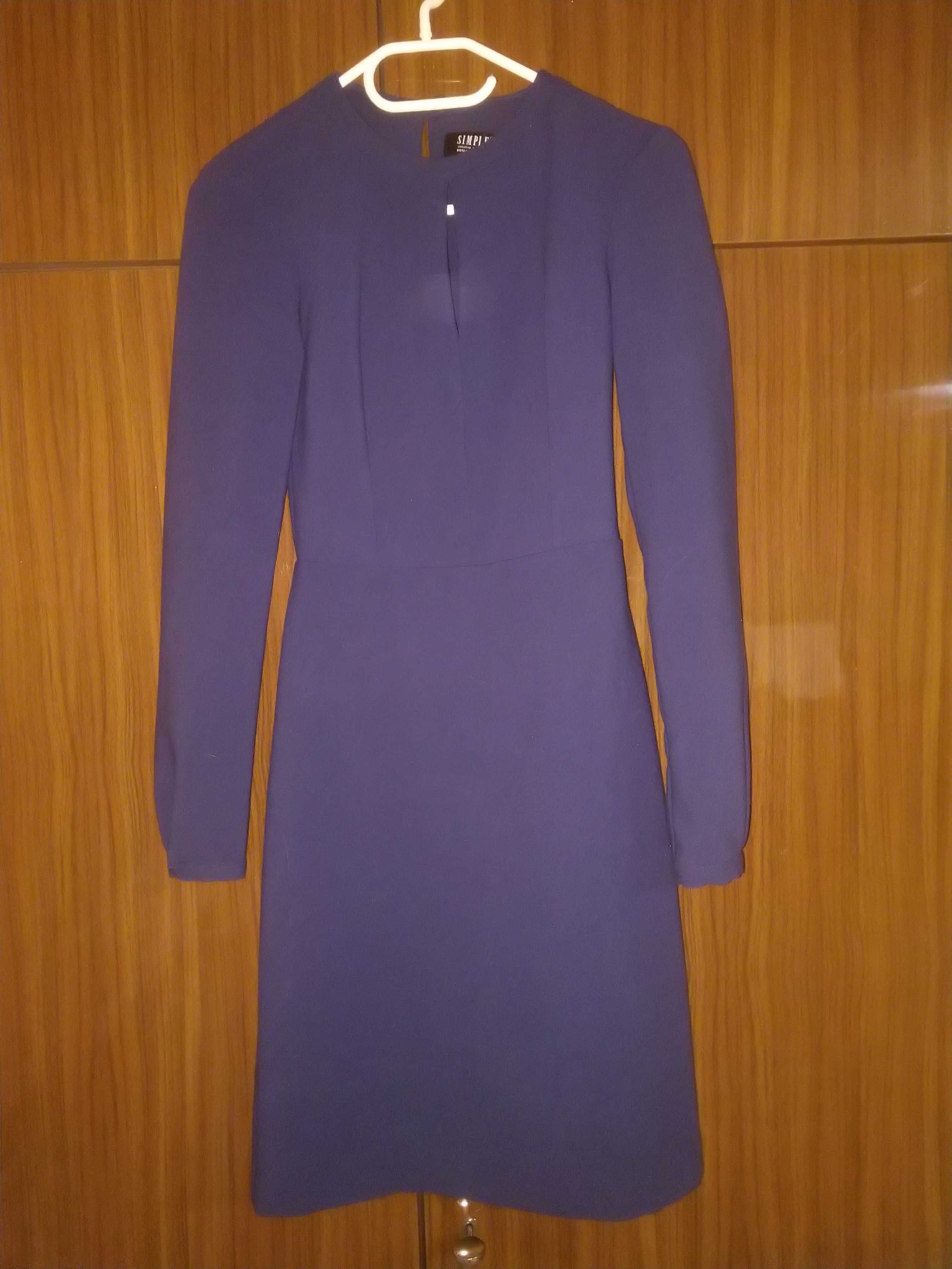 Elegancka sukienka Simple, zwężana, rozmiar na metce 32