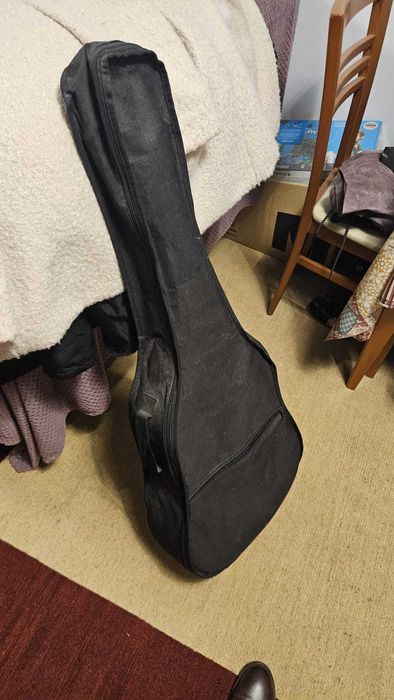 Guitarra Acústica Stagg Preta (praticamente nova)