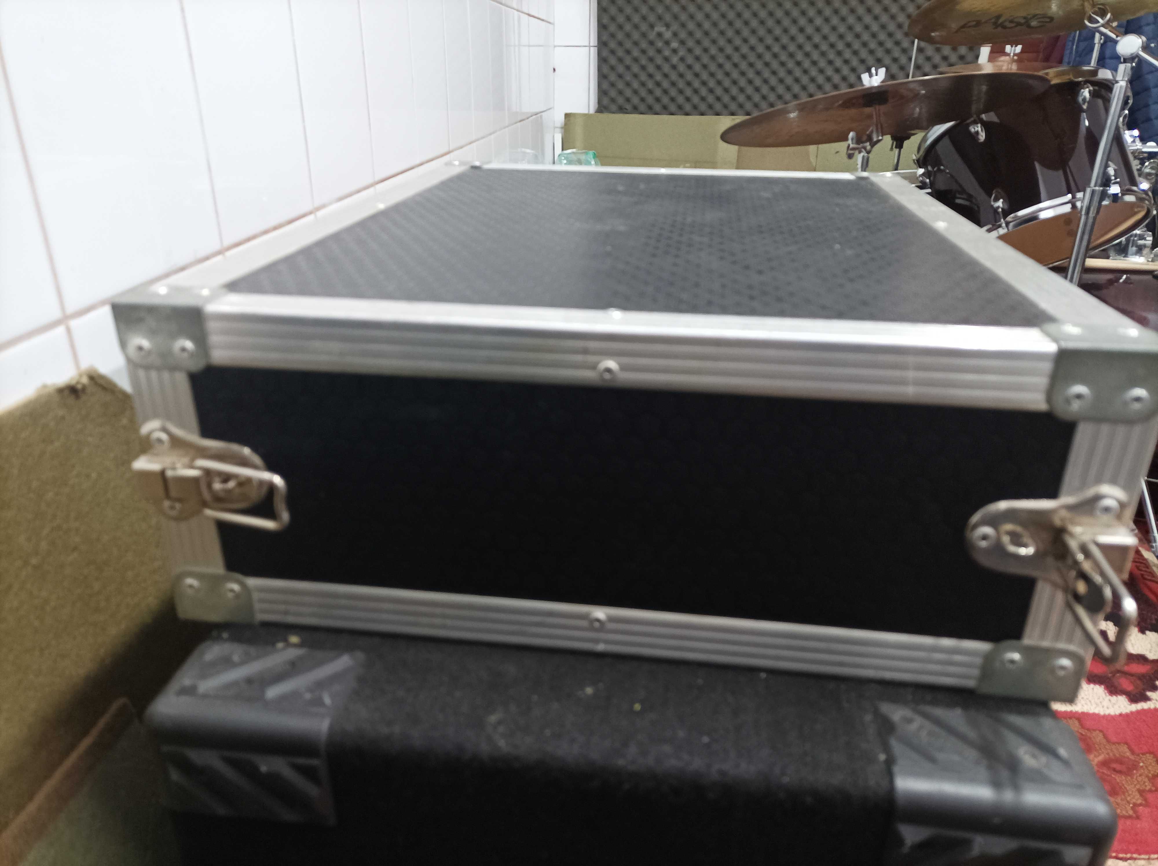 Head basowy wzmacniacz Hartke HA2500