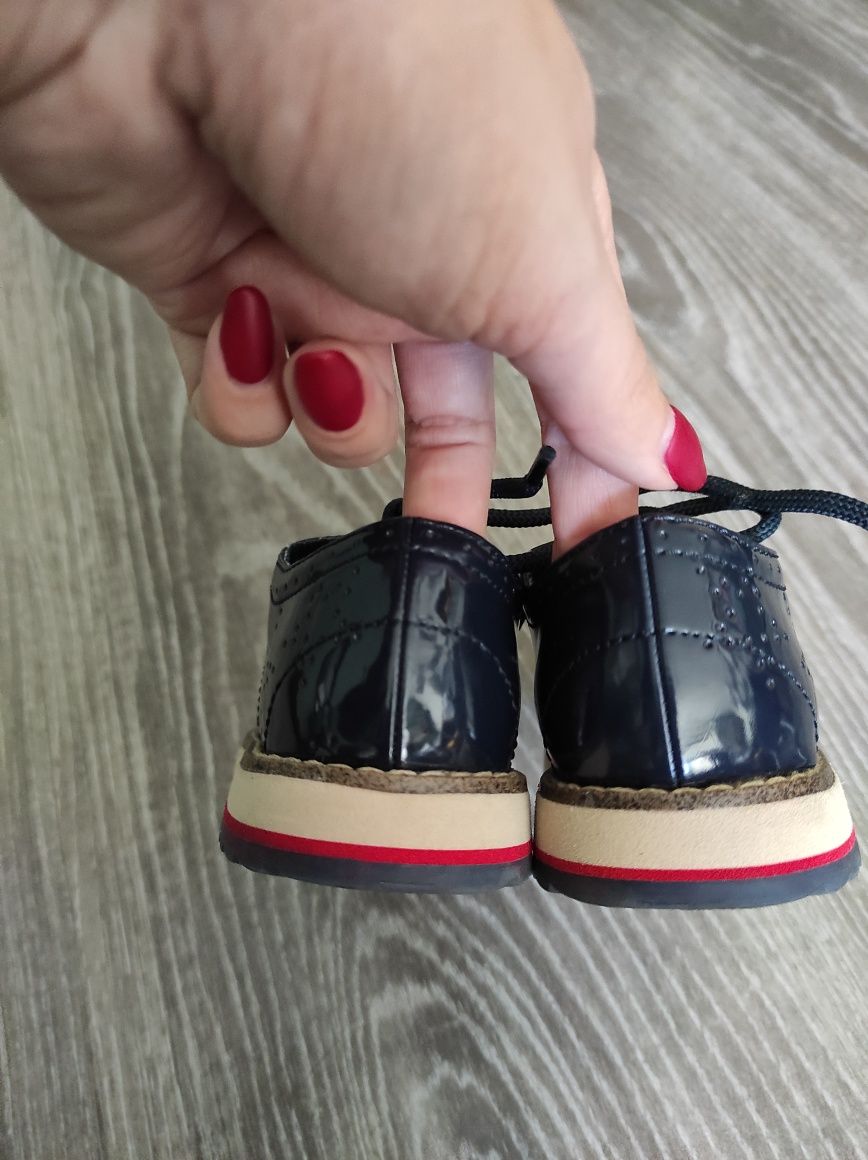 Buty Zara 22 dla dziewczynki