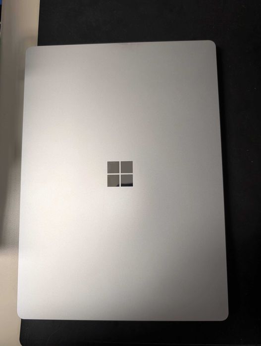 Microsoft Surface Laptop 4 AMD Ryzen5 2.20GHz 8GB 256GB SSD 13.3 touch