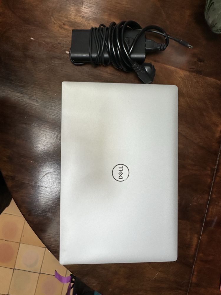 Dell XPS 15 9570 / i7-8750H / 32 GB RAM / SSD / NVIDIA