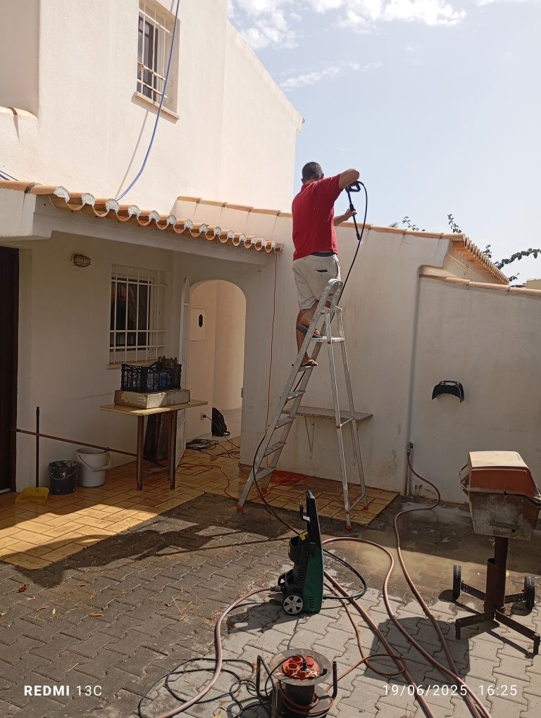 Pinturas e lavagem de telhados