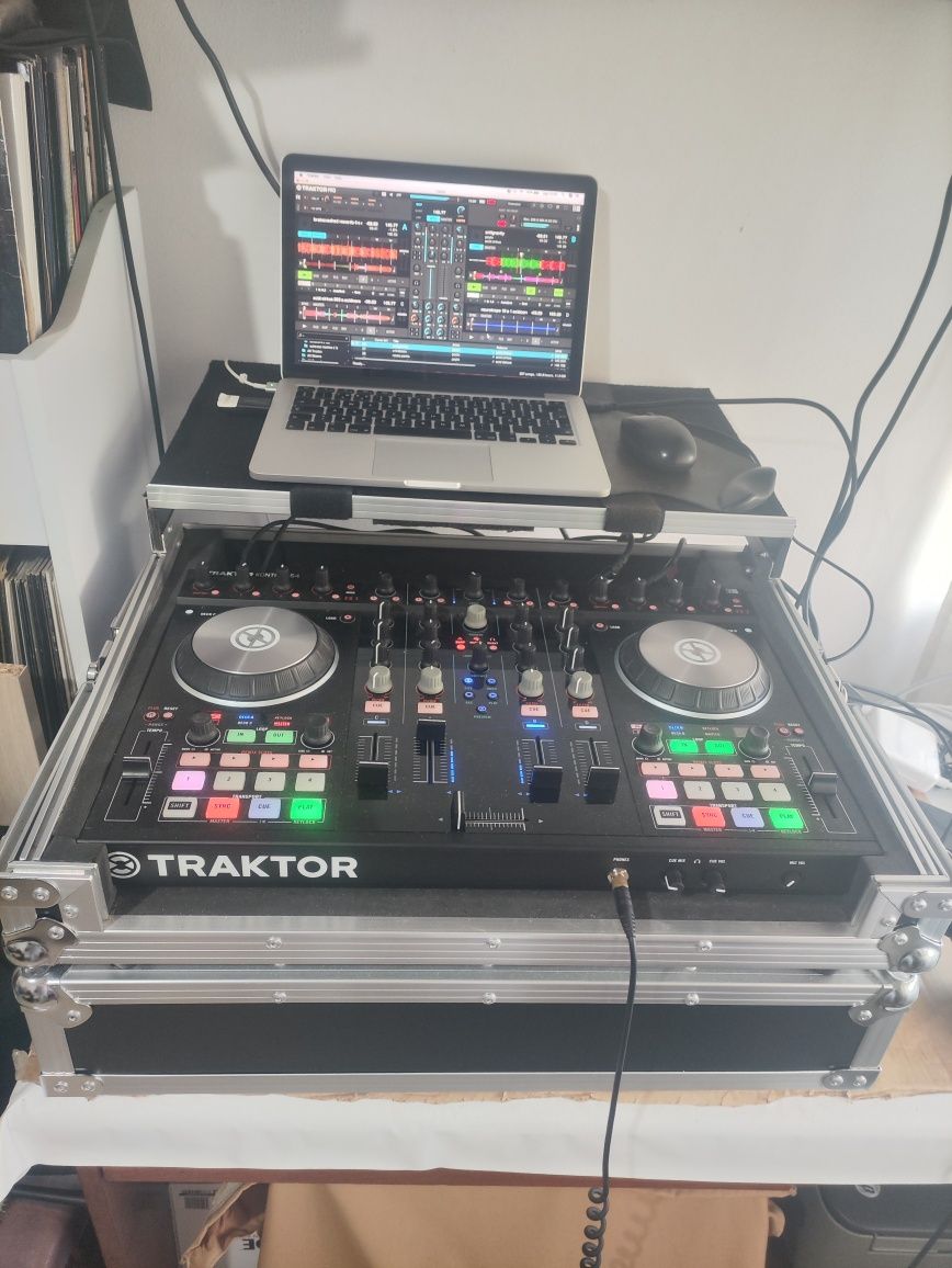 Controlador Traktor S4mk2 estojo