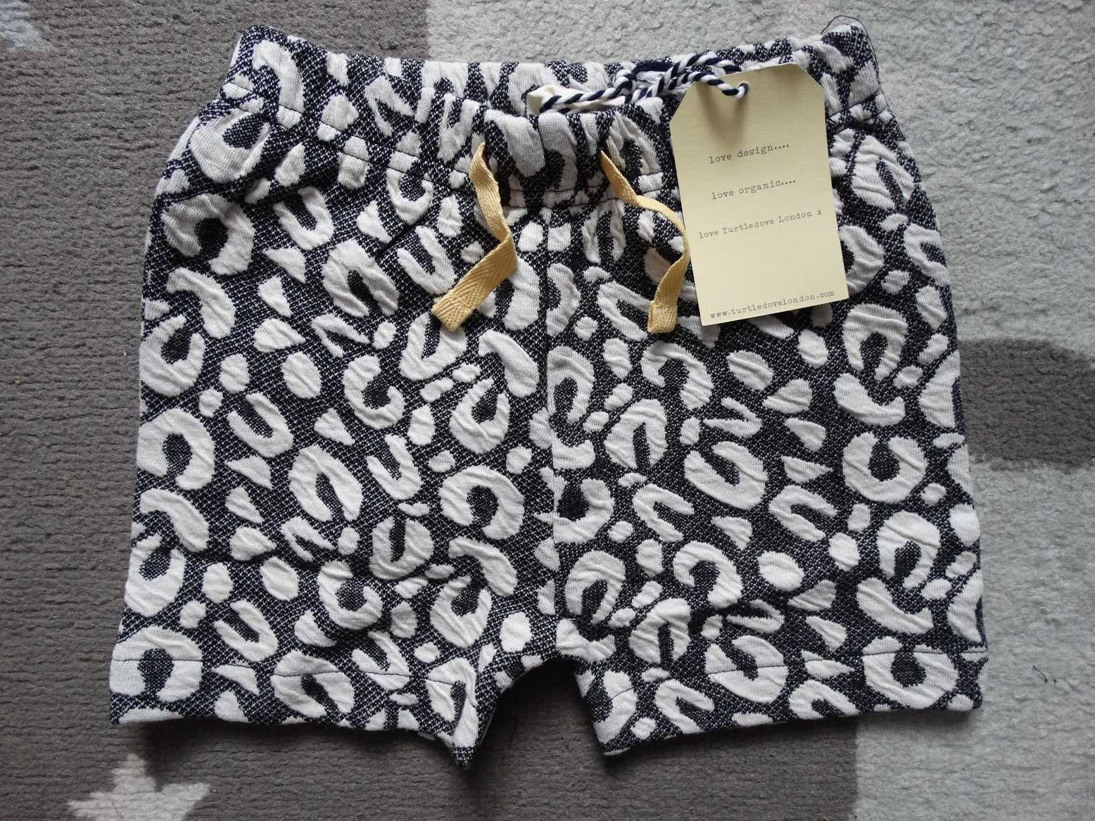 Nowe krótkie spodenki Turtledove London rozm. 74cm/9m  bio bawełna