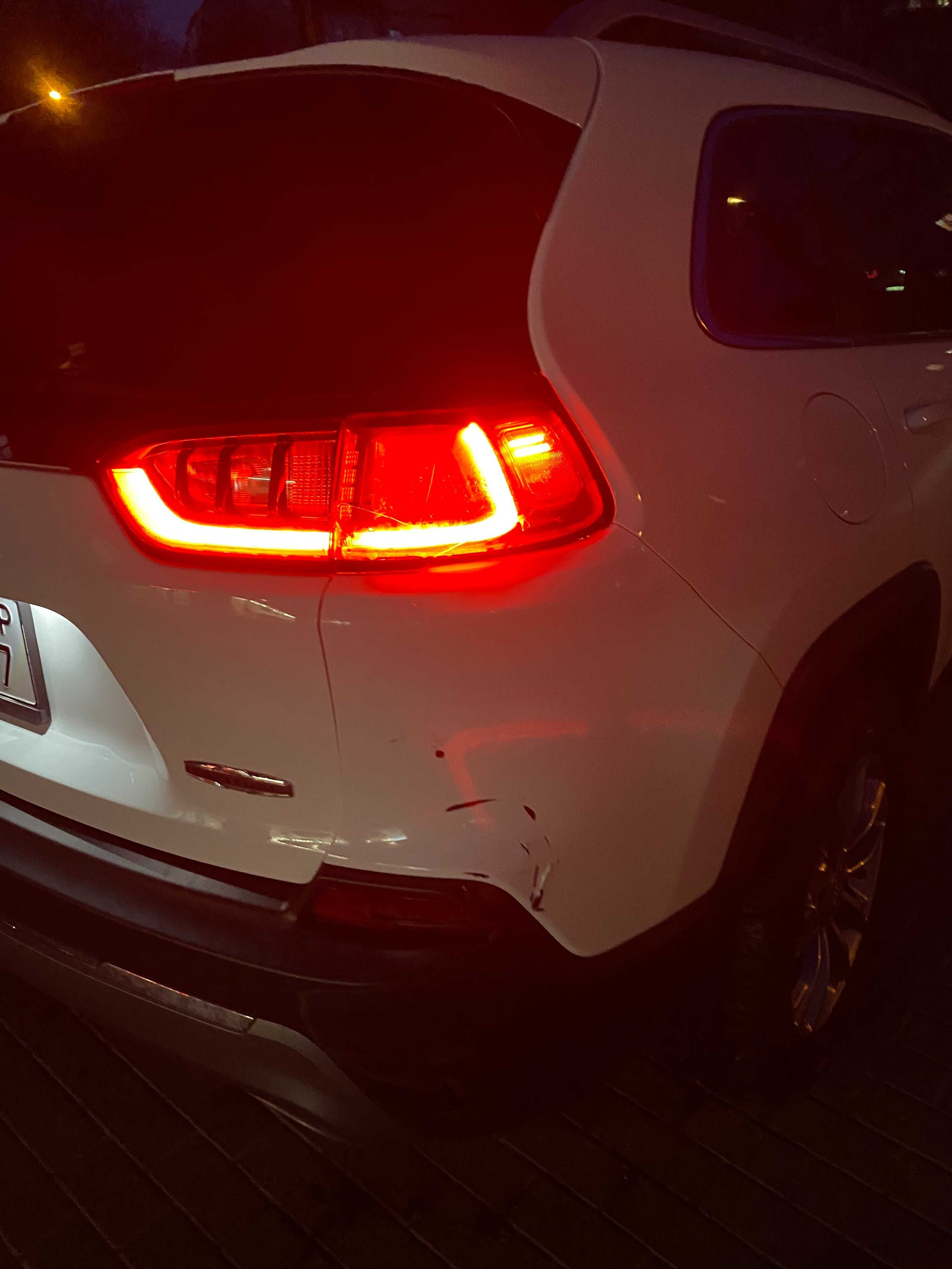 Задня фара Jeep Cherokee 2019 року