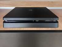Playstation 4 Slim 500GB + 2 pady i stacja ładująca