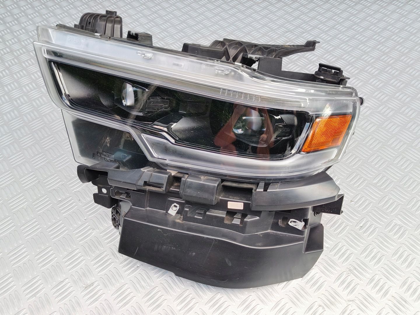 Dodge Ram 1500 Trx 2020- Reflektor Lampa przód Lewa Dynamic BI Led…