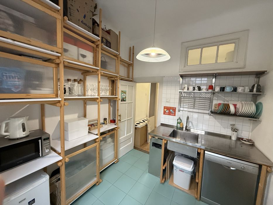 Хрещатик 21; Приміщення кабінетного типу 75 кв.м