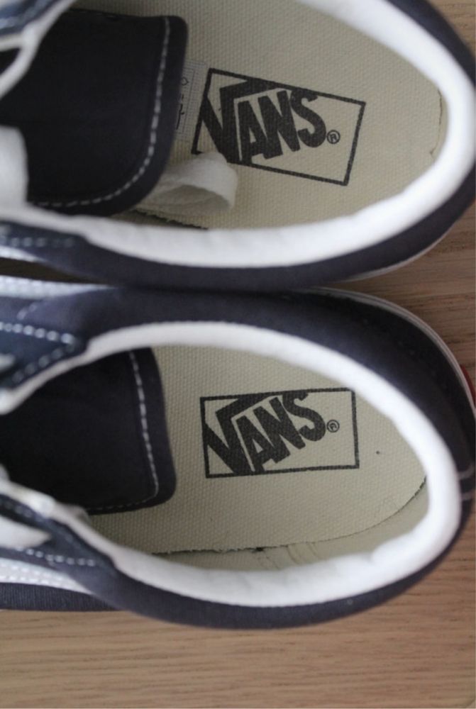 Sapatilhas Vans Old Skool em azul-marinho