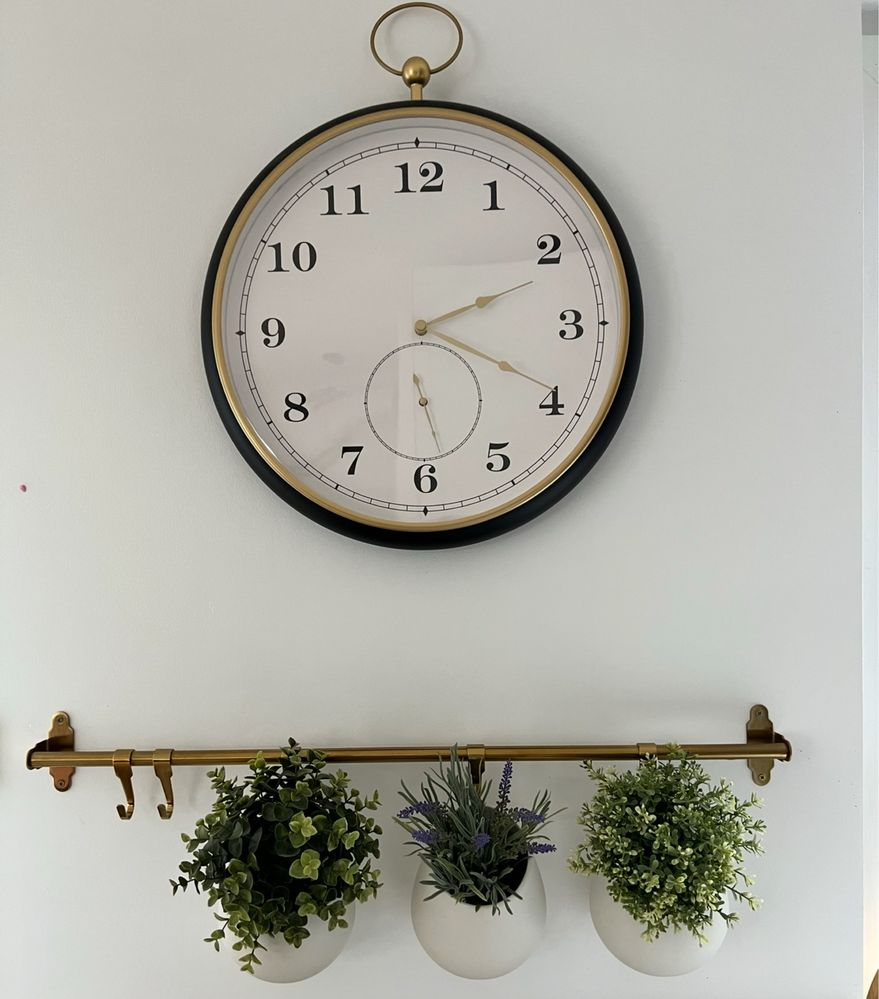 Ikea KUTTERSMYCKE zegar ścienny 46 cm czarny zloty